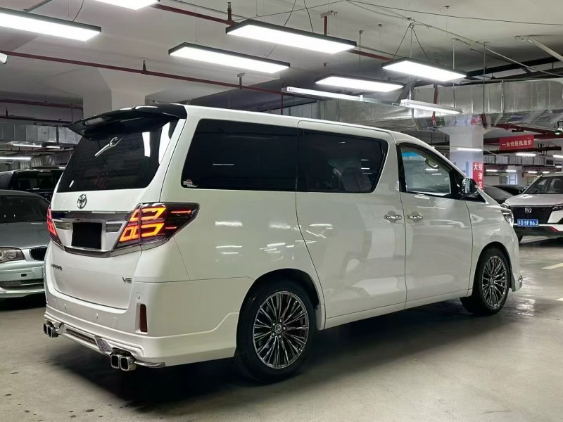 成都13年丰田埃尔法9