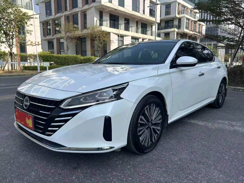 广州25年日产天籁4