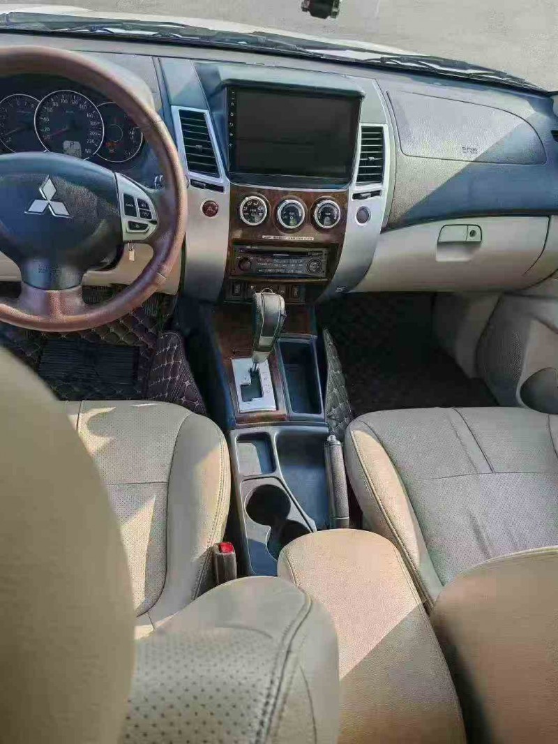 德阳16年三菱帕杰罗·劲畅5