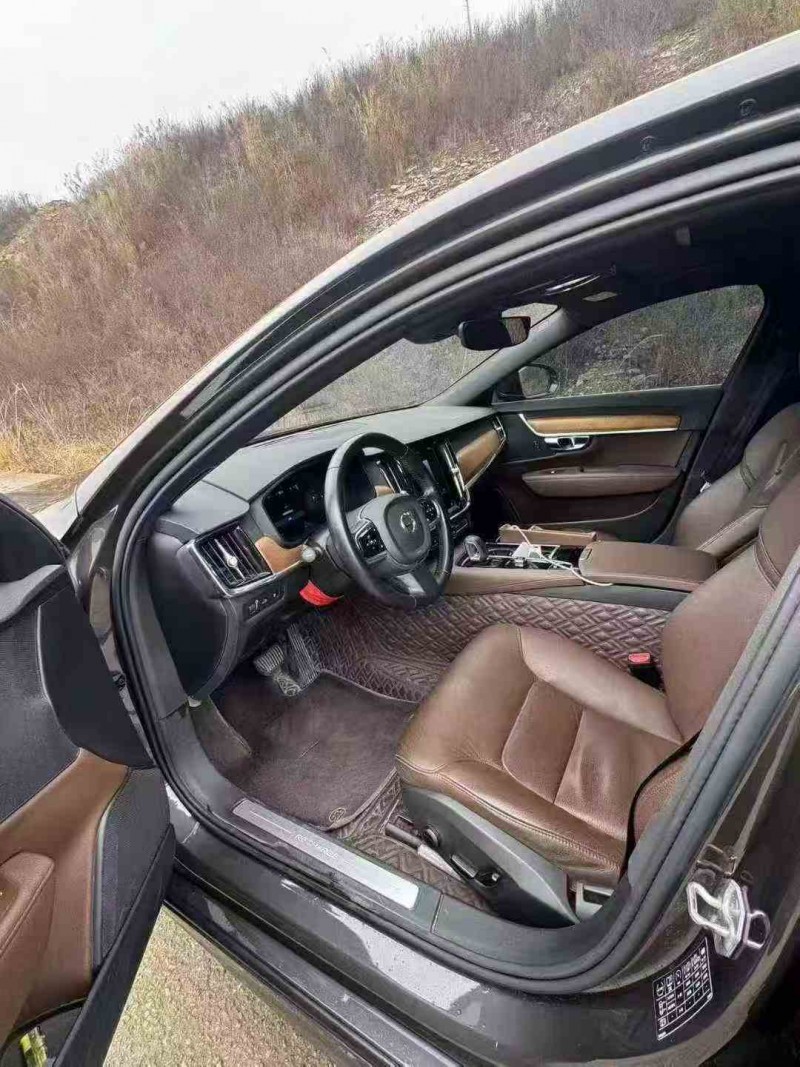 安顺21年沃尔沃S905