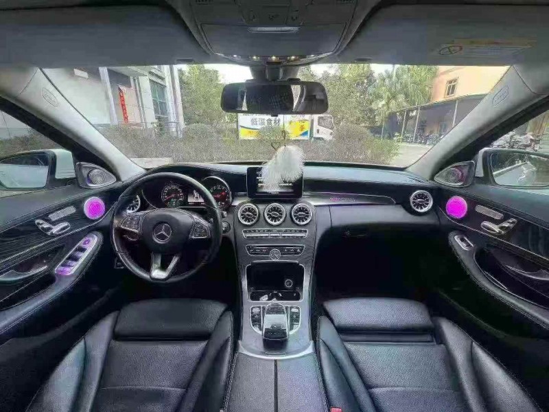 广州17年奔驰C8