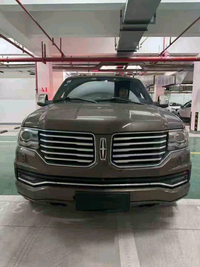 重庆17年林肯领航员1
