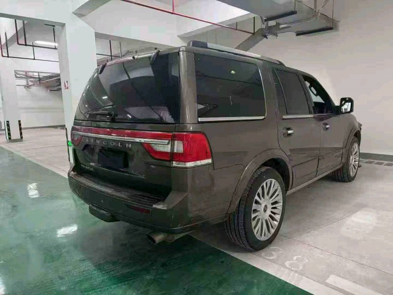 重庆17年林肯领航员8