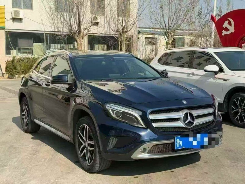 东营17年奔驰GLA2