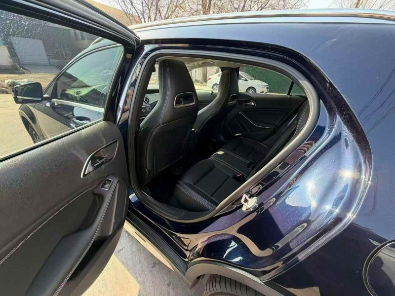 东营17年奔驰GLA4