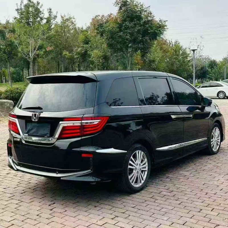 济宁18年本田艾力绅8