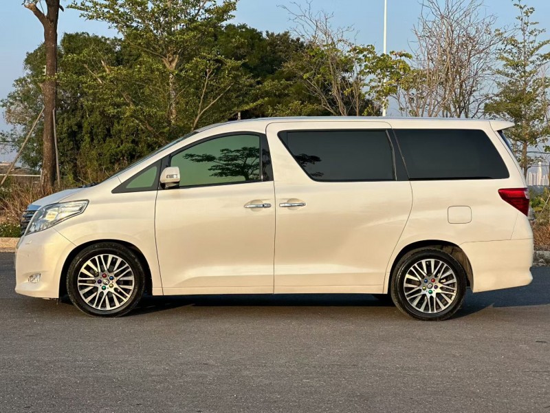 汕头11年丰田埃尔法3