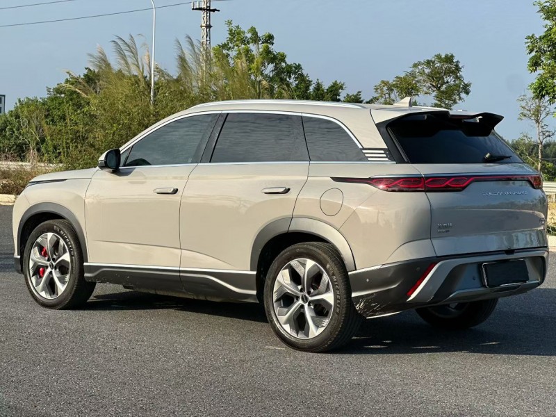 汕头24年比亚迪护卫舰7