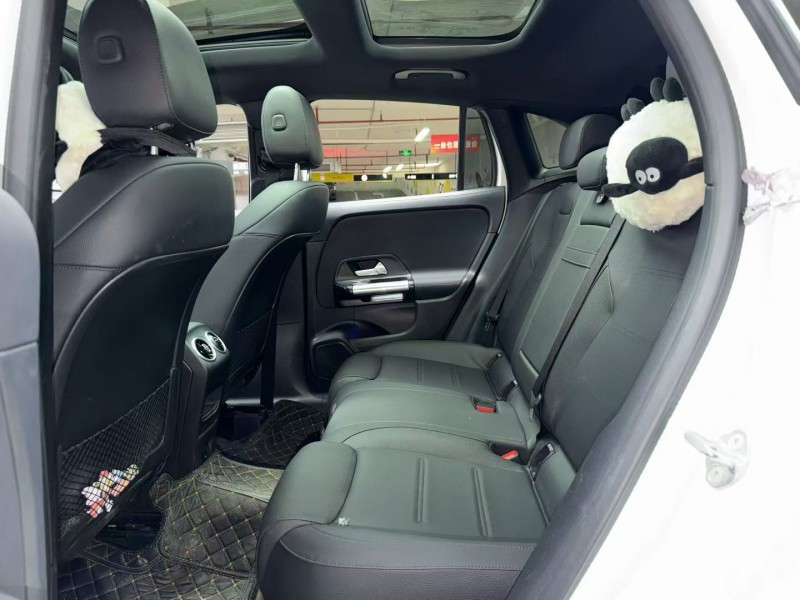 成都23年奔驰GLA5