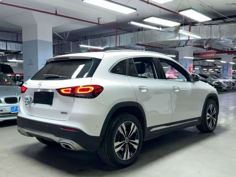 成都23年奔驰GLA7