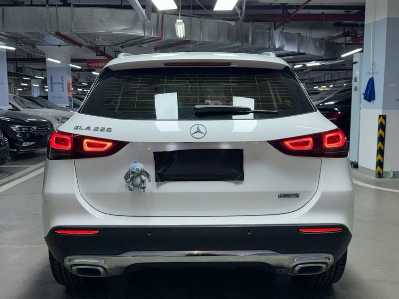 成都23年奔驰GLA8