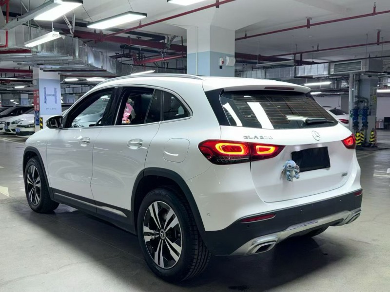 成都23年奔驰GLA9