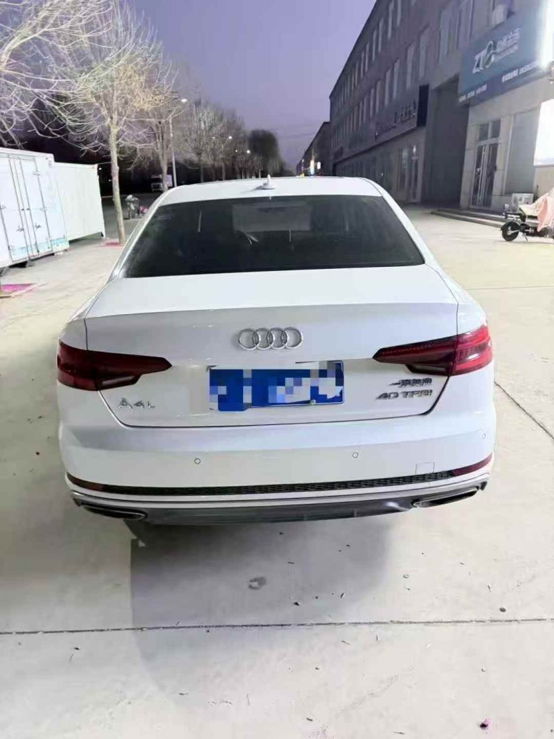 济宁19年奥迪A4L9