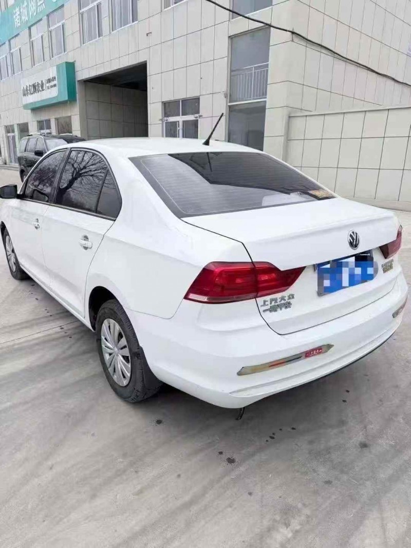 济宁20年大众桑塔纳7