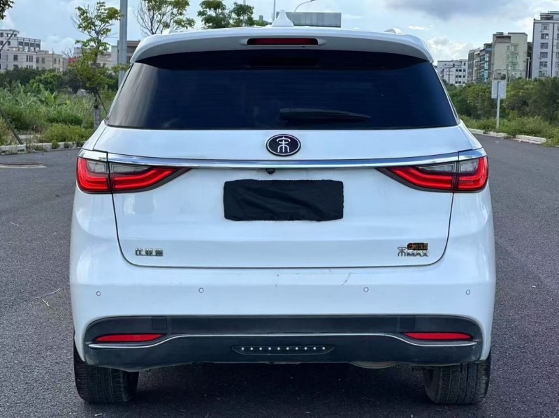 汕头18年比亚迪宋8