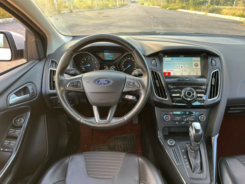 汕头16年福特福克斯4