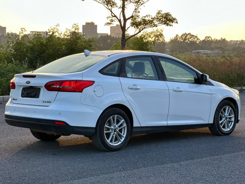 汕头16年福特福克斯8