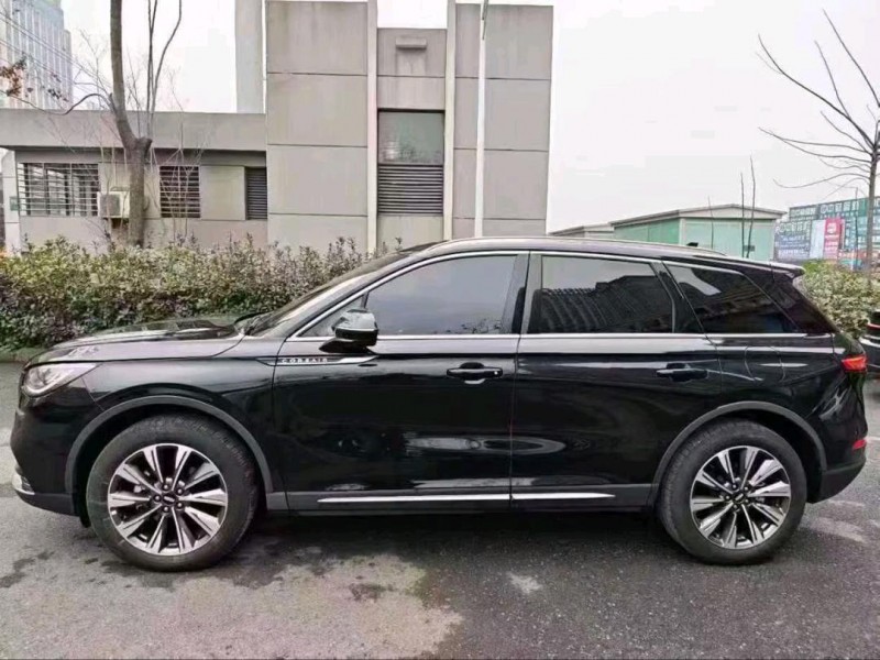 襄阳23年林肯冒险家3