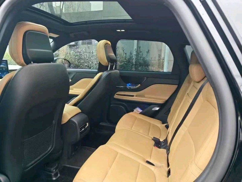 襄阳23年林肯冒险家8