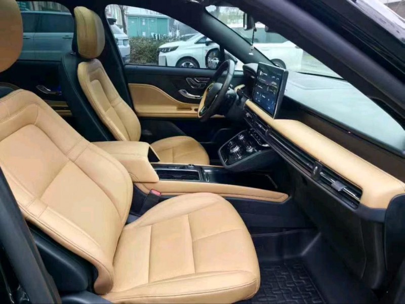 襄阳23年林肯冒险家9