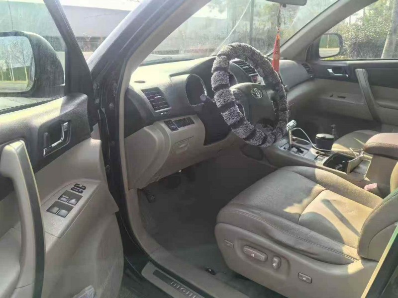 十堰12年丰田汉兰达4