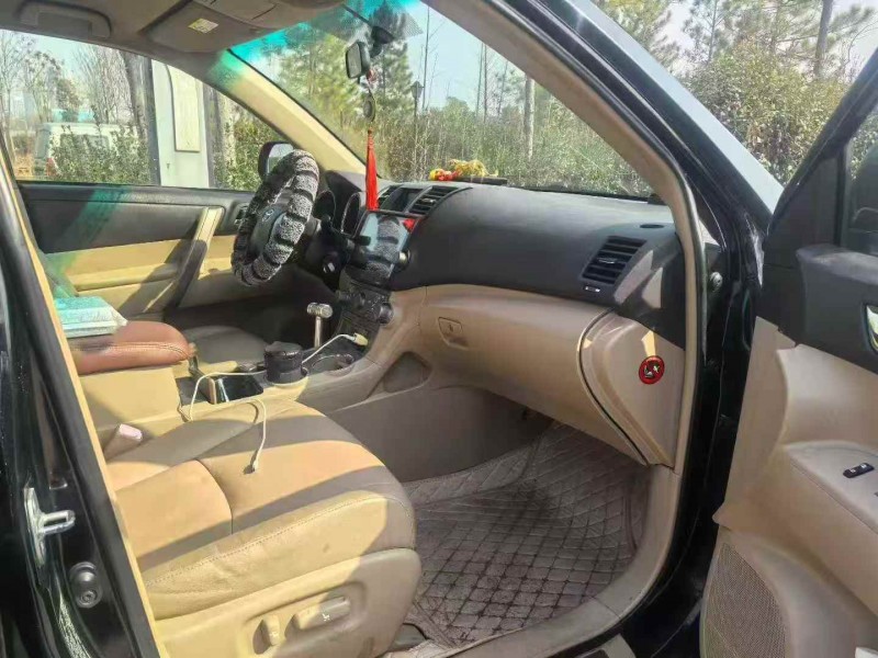 十堰12年丰田汉兰达7