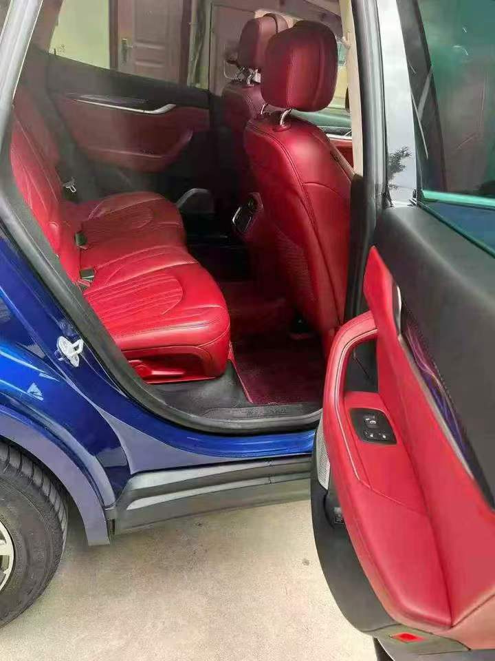 张家界19年玛莎拉蒂Levante5