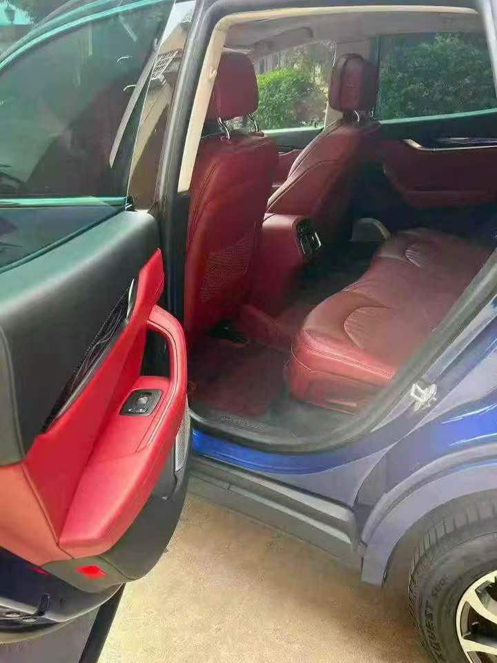 张家界19年玛莎拉蒂Levante6