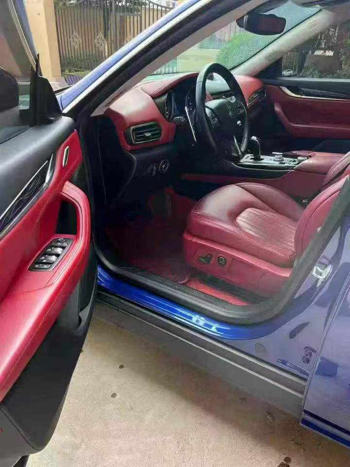 张家界19年玛莎拉蒂Levante7