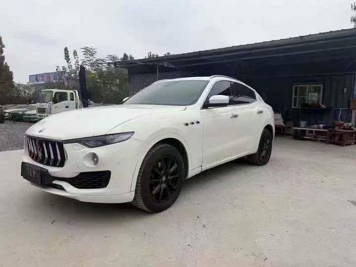 济宁19年玛莎拉蒂Levante3