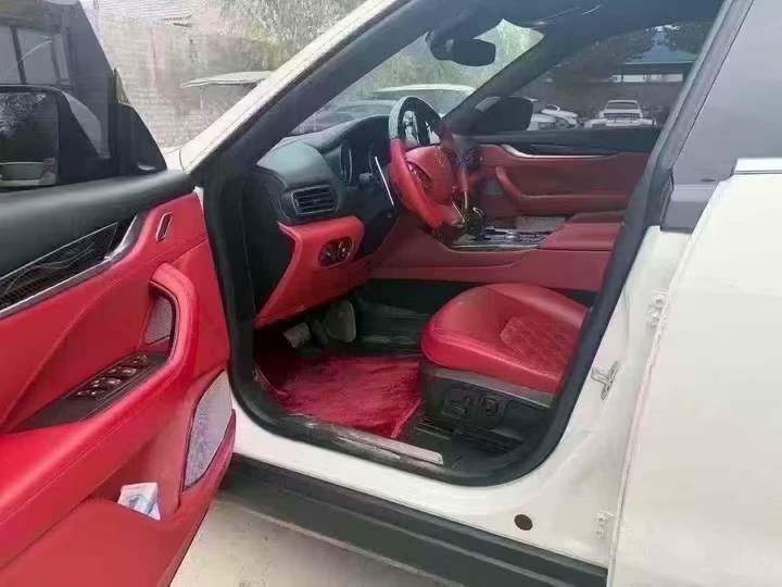 济宁19年玛莎拉蒂Levante5