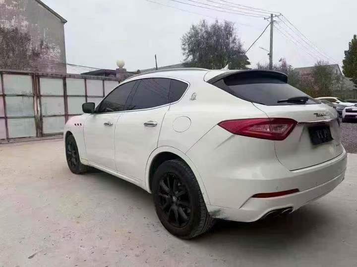 济宁19年玛莎拉蒂Levante7