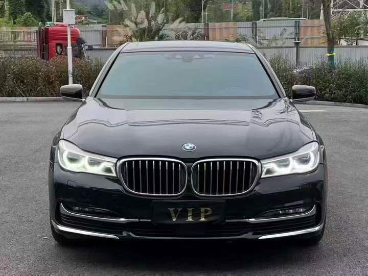 重庆17年宝马7系1