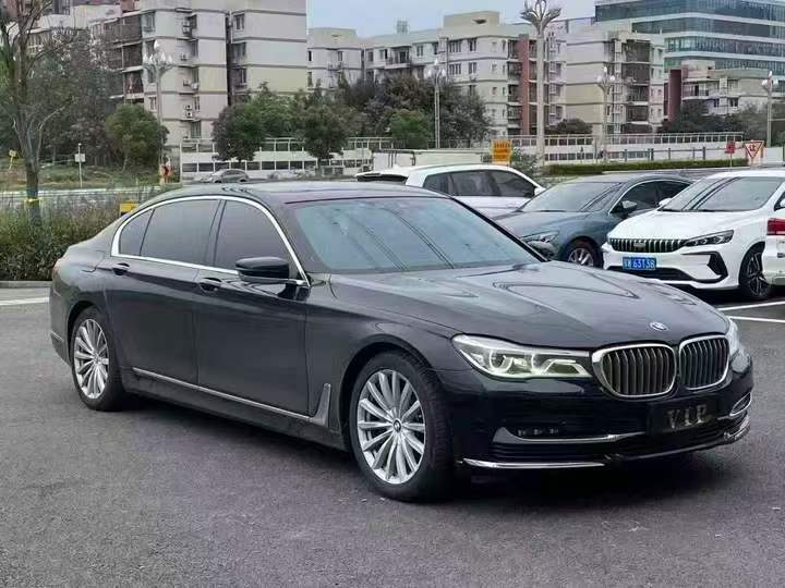 重庆17年宝马7系2