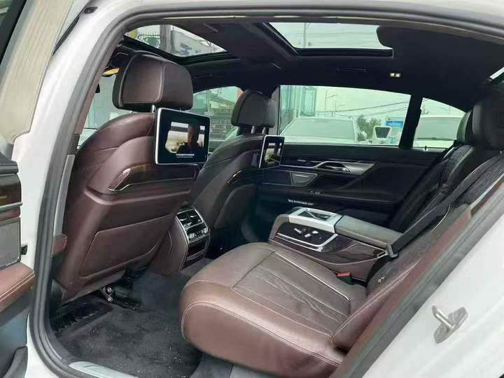 重庆17年宝马7系5