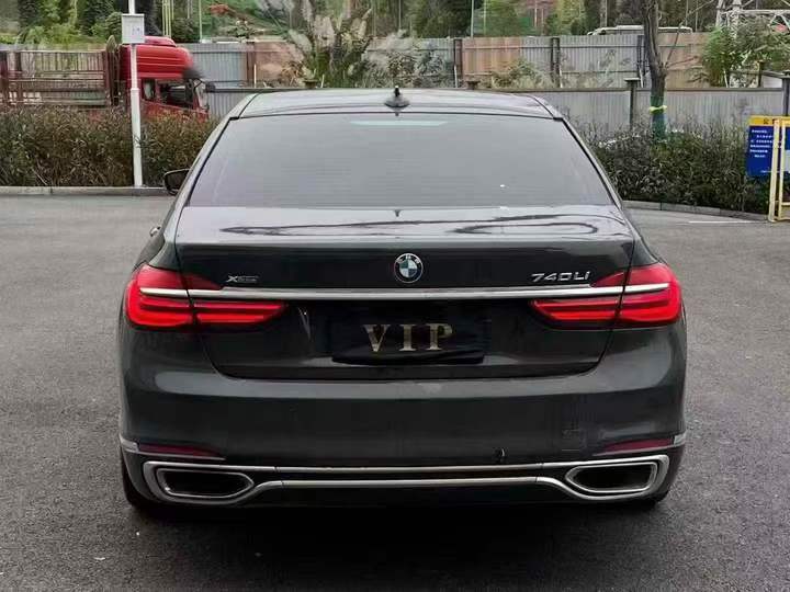 重庆17年宝马7系9