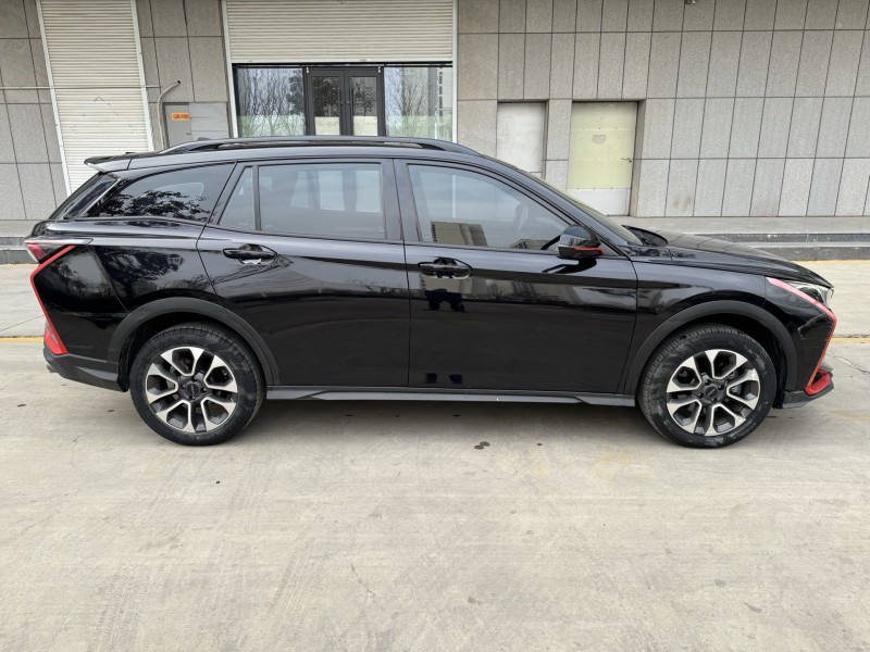 济宁22年东风奕炫3