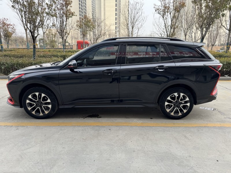 济宁22年东风奕炫8