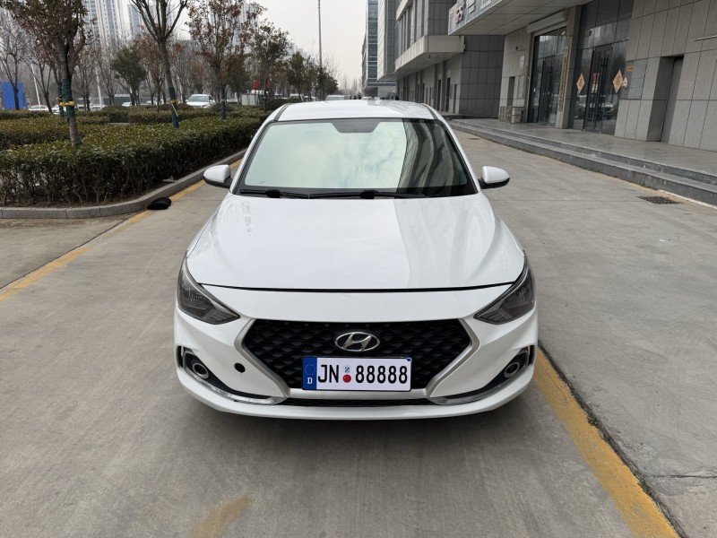 济宁18年现代悦动1