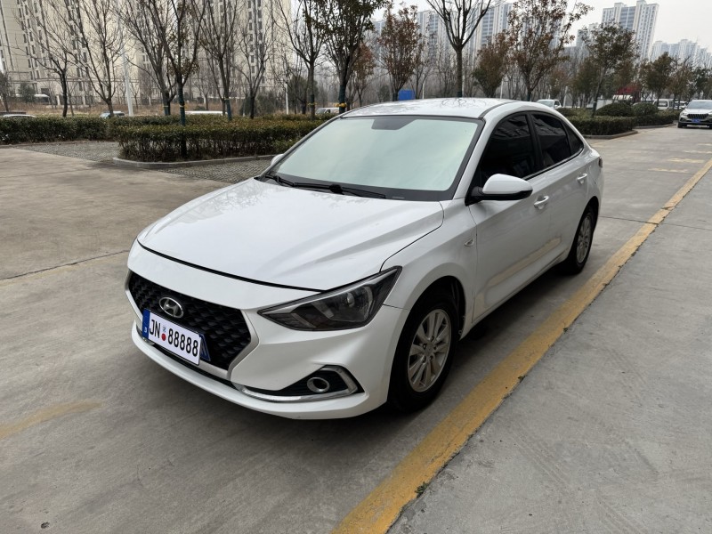 济宁18年现代悦动2