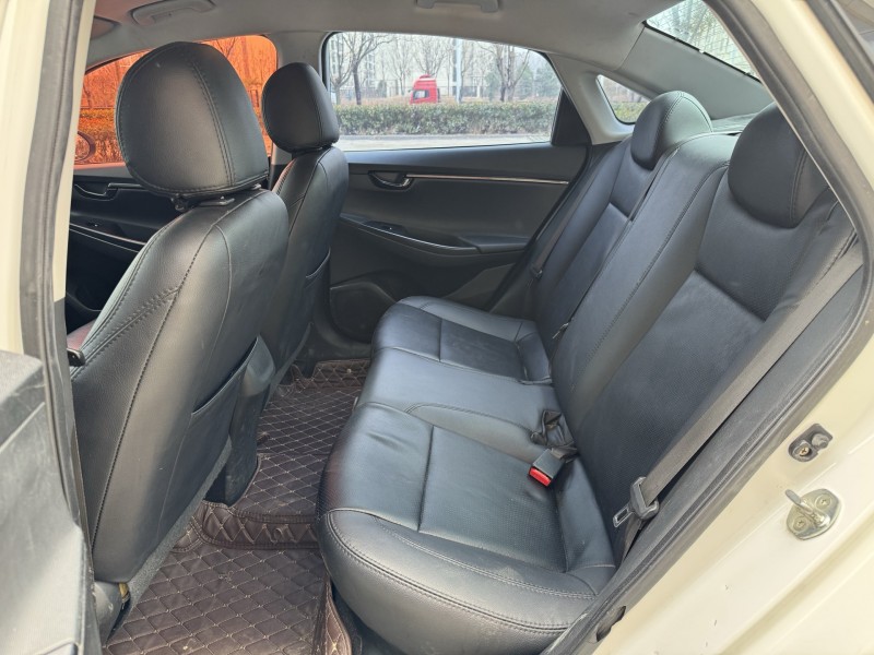 济宁18年现代悦动5