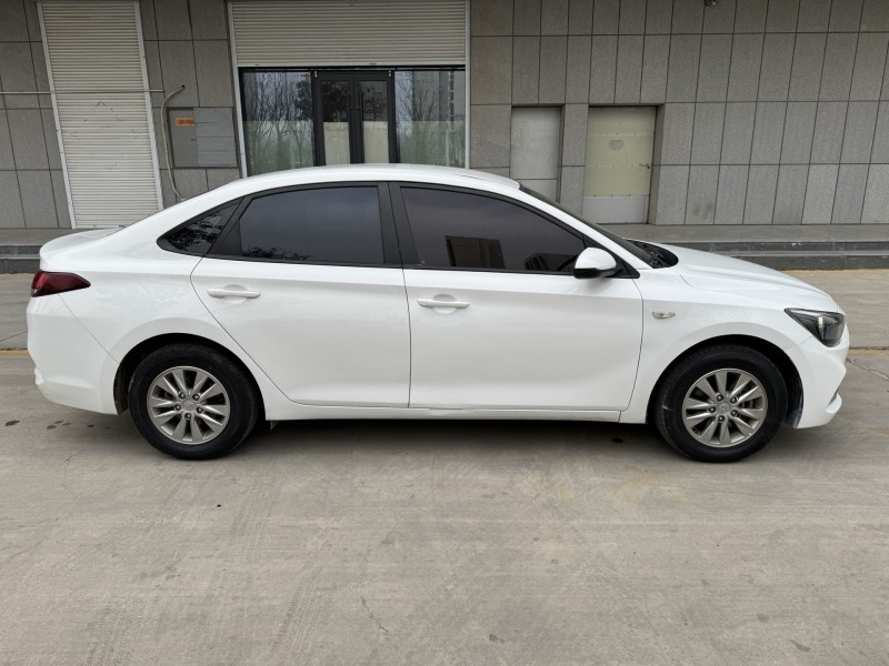 济宁18年现代悦动8