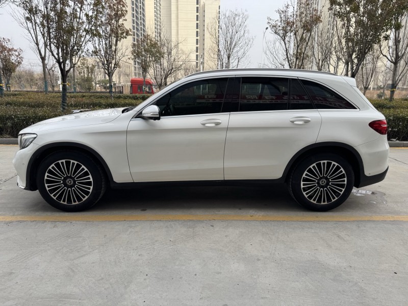 济宁19年奔驰GLC7