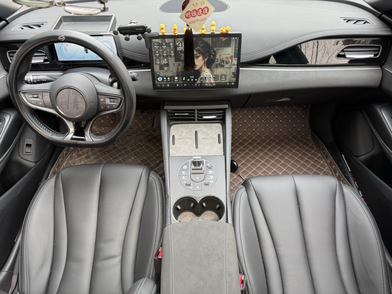 济宁25年比亚迪海豹3