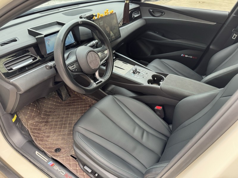 济宁25年比亚迪海豹5