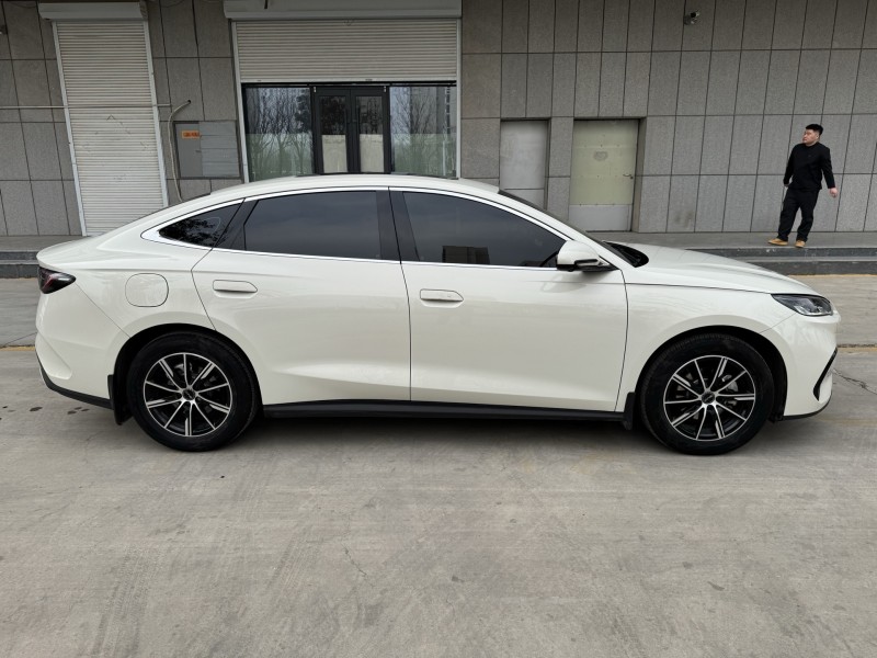 济宁25年比亚迪海豹8