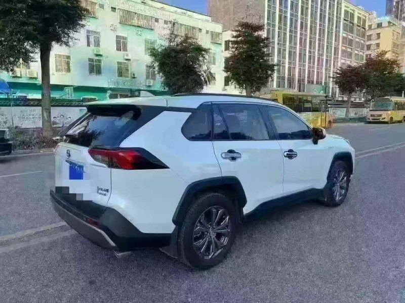 南平24年丰田RAV4荣放8