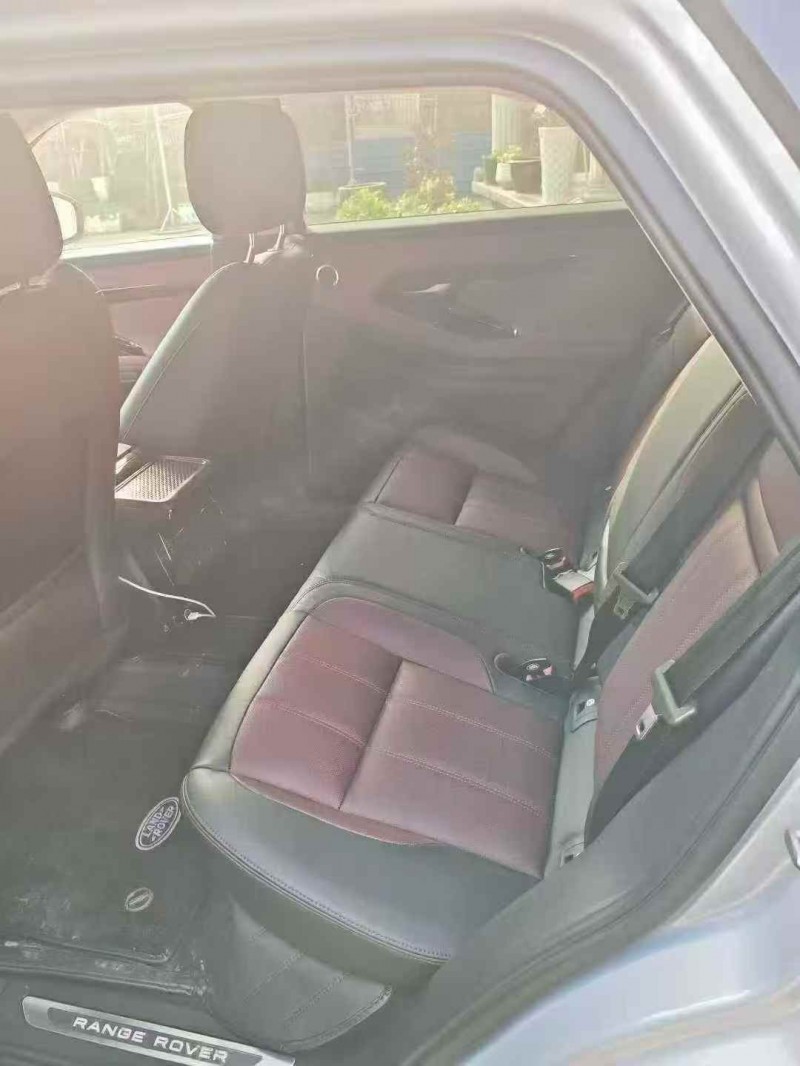 吉安25年路虎极光6