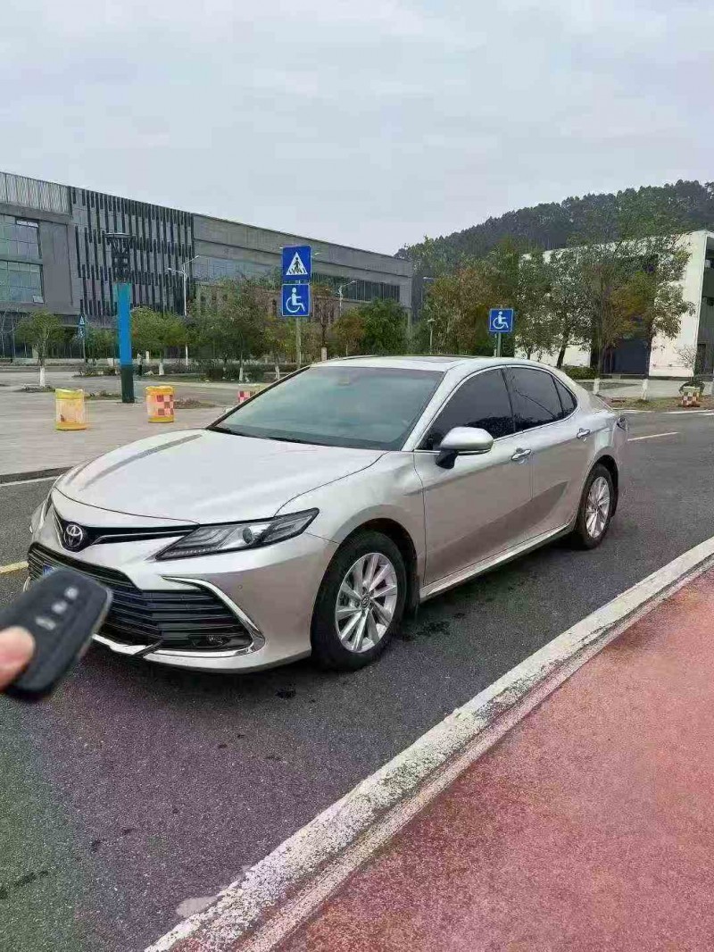 贵港24年丰田凯美瑞3