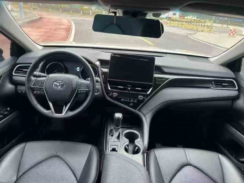 贵港24年丰田凯美瑞5